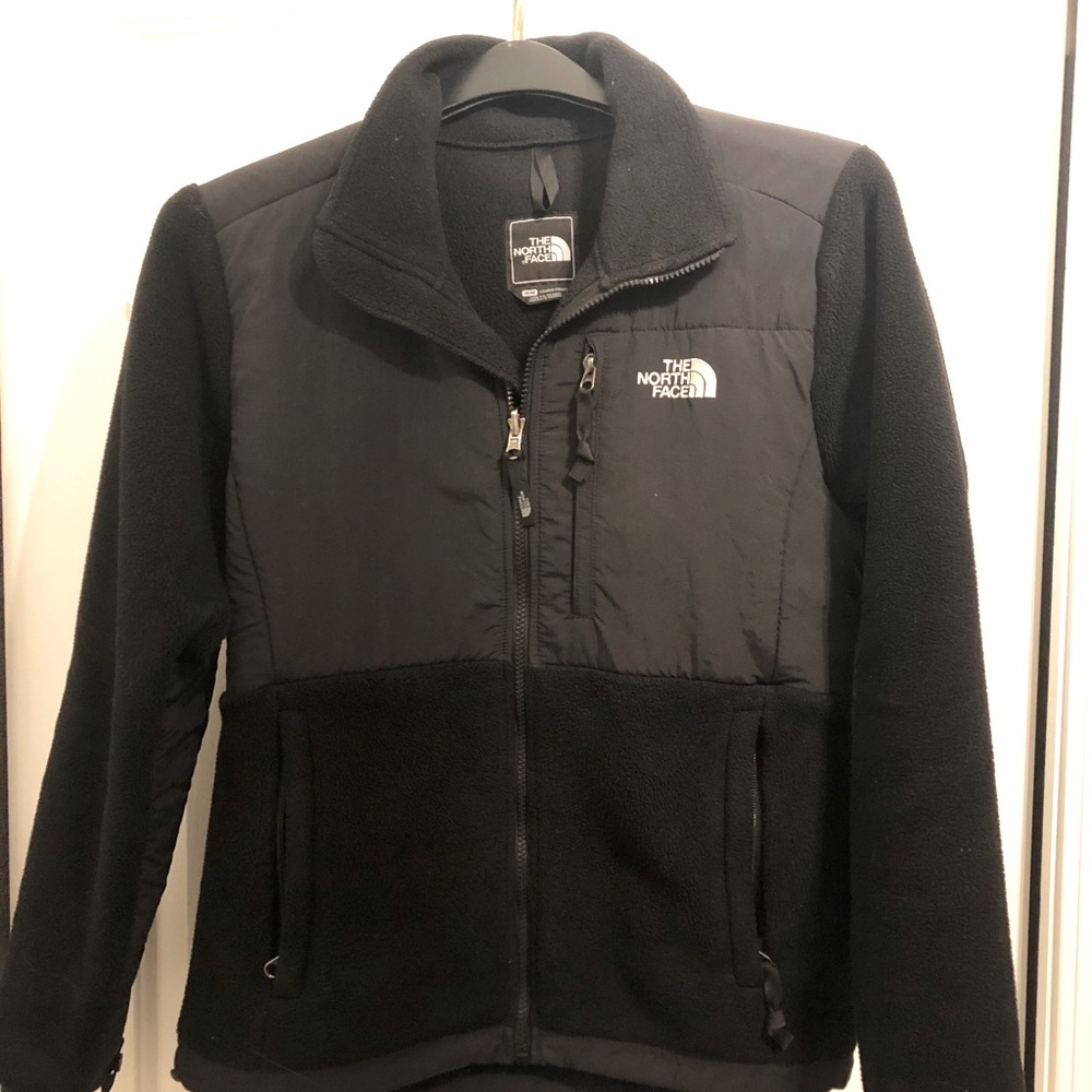 Women’s North Face Denali Fleece. Size: M
